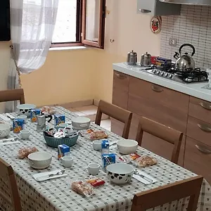 https://la-casa-di-nana.hotels-amalfi.com